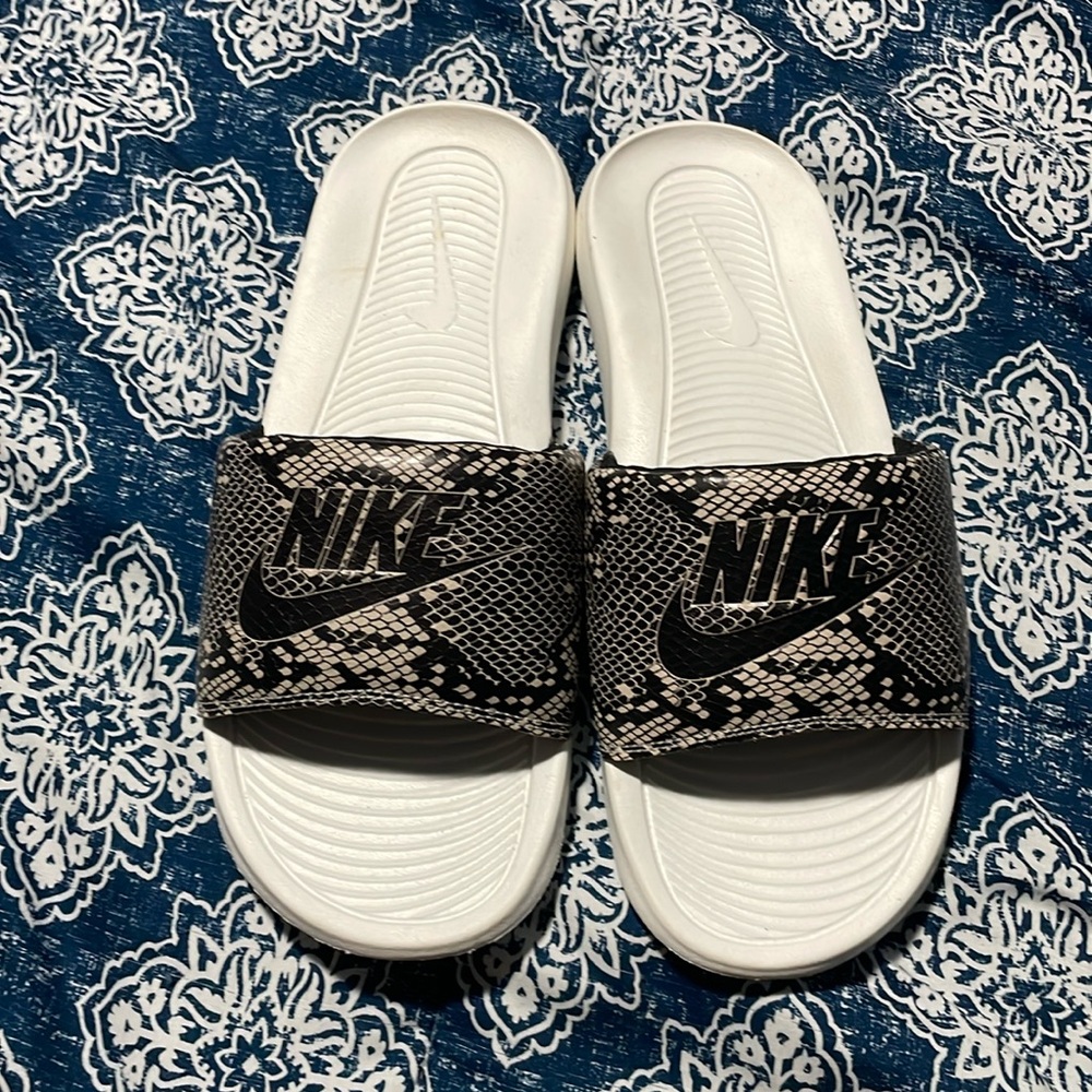 Nike Snake Skin Sandals Size 10